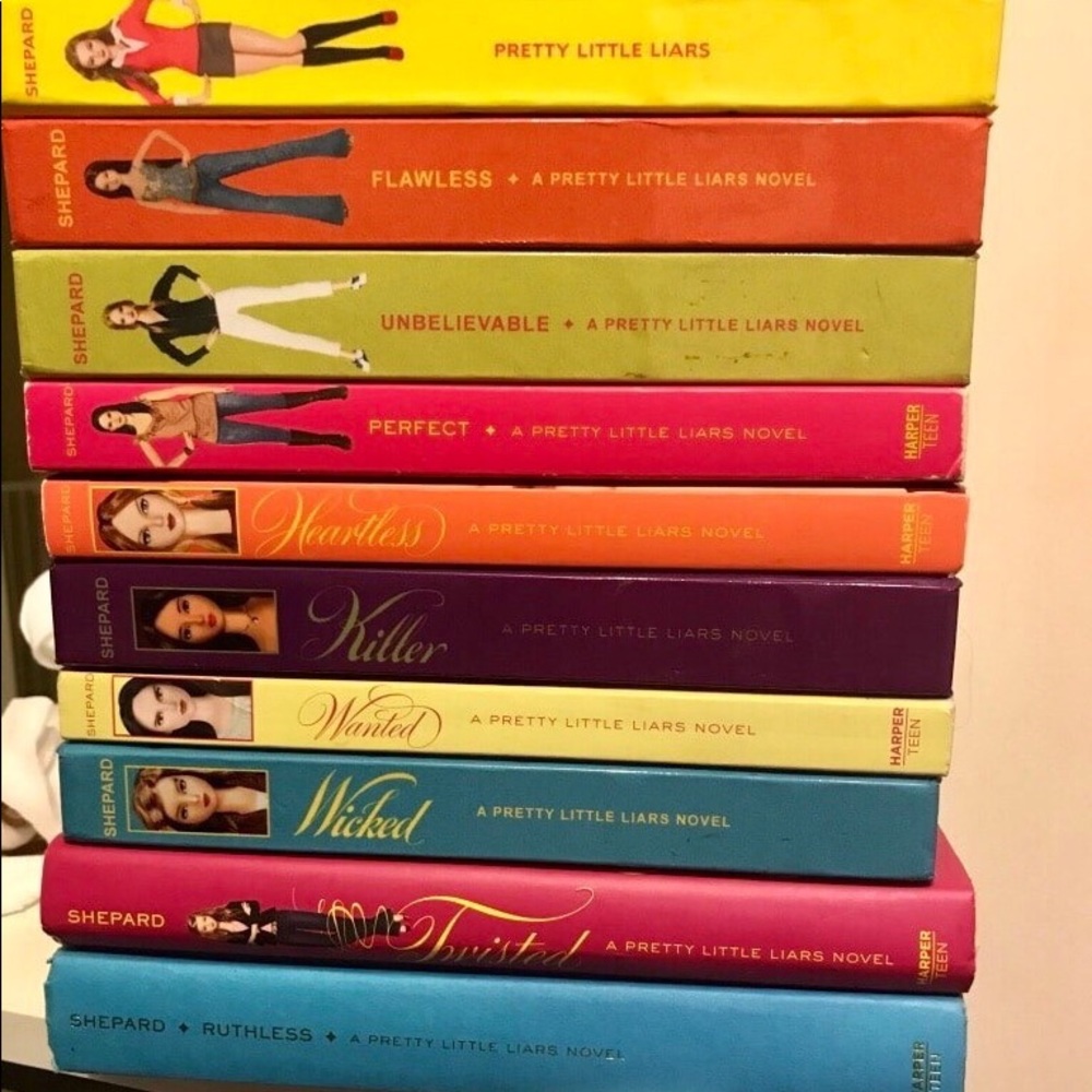 Pretty Little Liars Book Collection